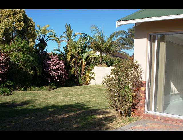 3 BEDROOM TOWNHOUSE RENTED IN LORRAINE